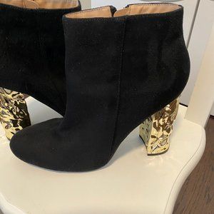 NWOB Truffle Collection Black High heels Suede Boots